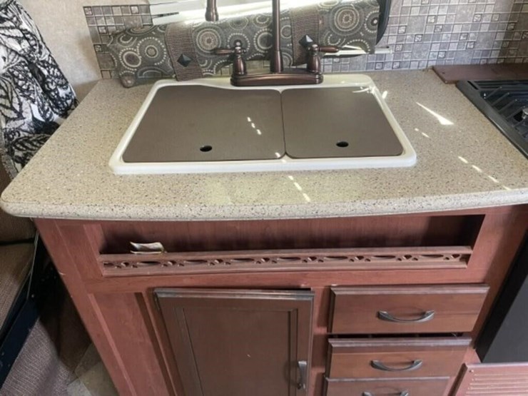 2014-forest-river-26’-puma-toy-hauler-rv-travel-image-23