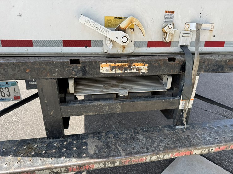 2019-isuzu-nrr-image-25