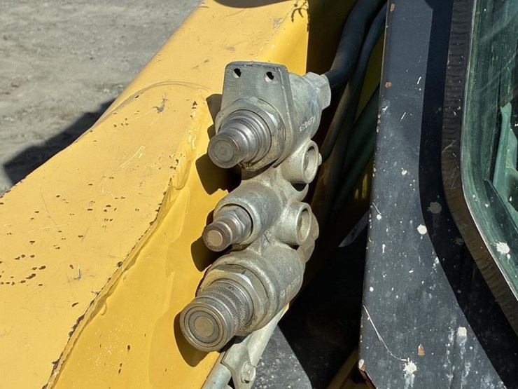 2018-yanmar-s220r-image-8