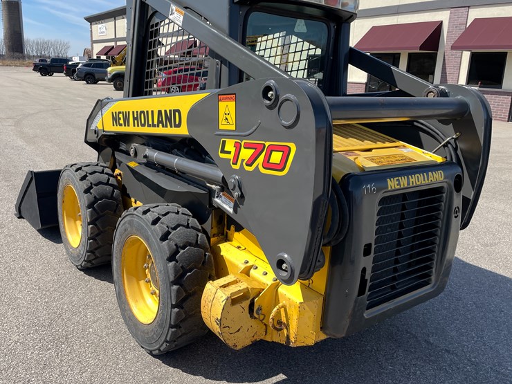 new-holland-l170-image-14