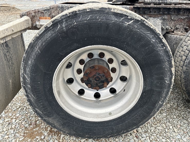 2017-massey-ferguson-8-image-85