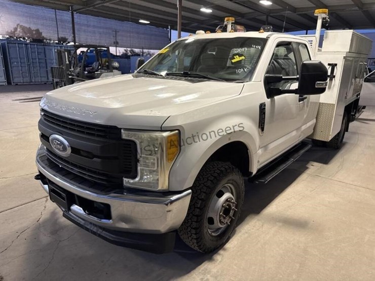 2017-ford-f350-image-4