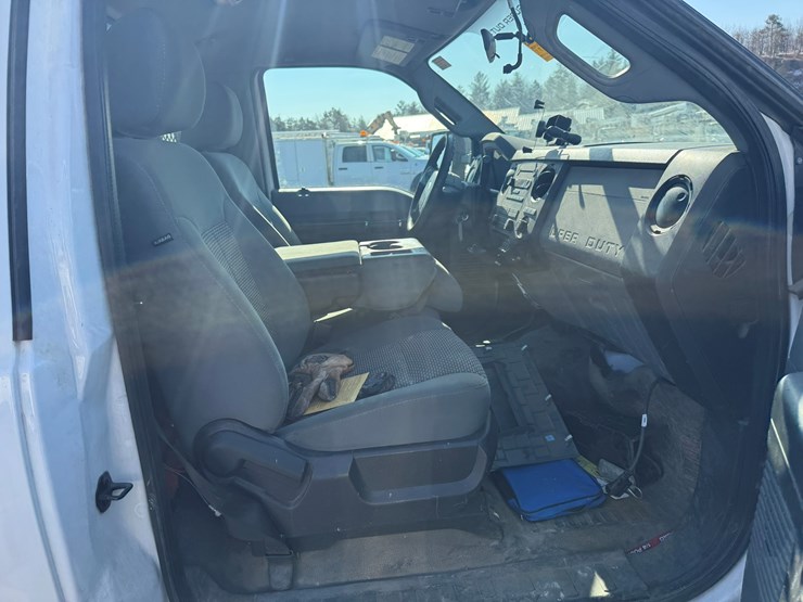 2011-ford-f550-xl-image-29