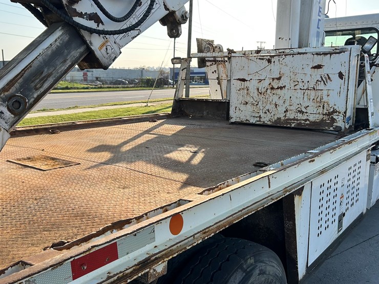 peterbilt-365-image-61