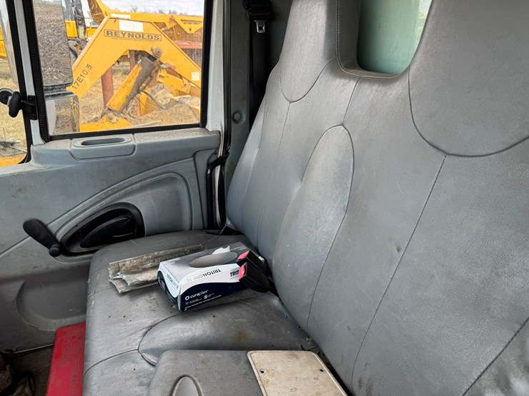 2007-international-durastar-4200-image-30