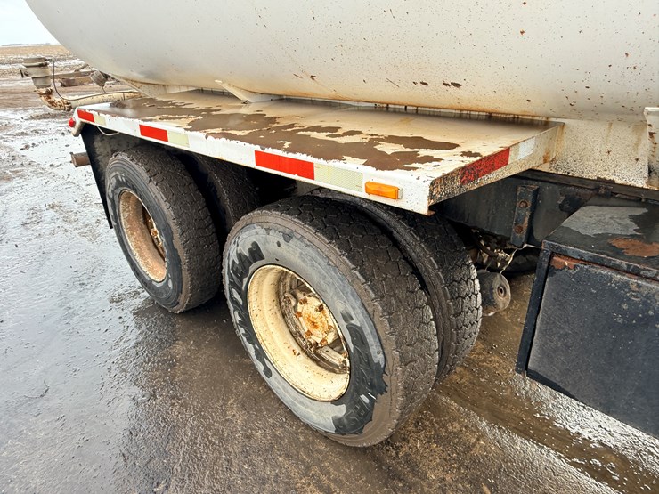 1988-mack-dm690s-image-32