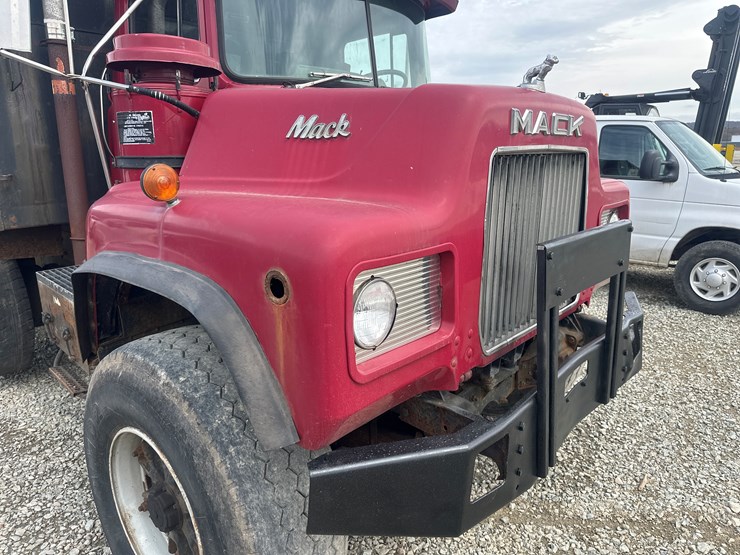 1986-mack-dm686s-image-10