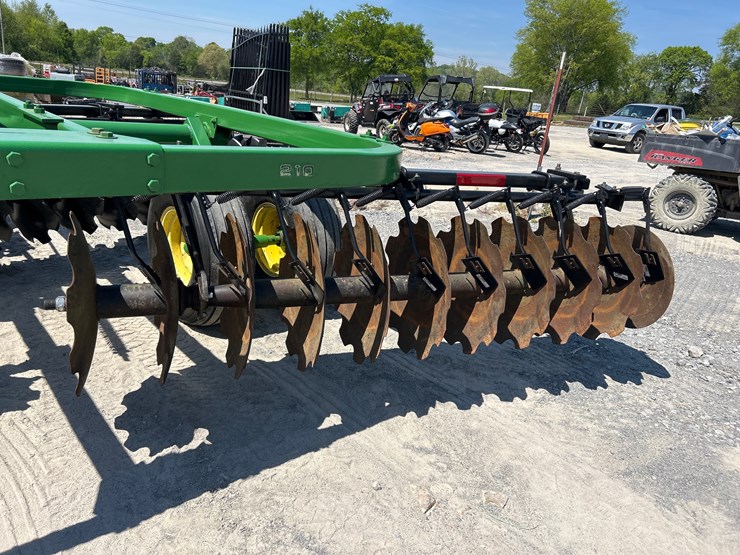 john-deere-210-image-14