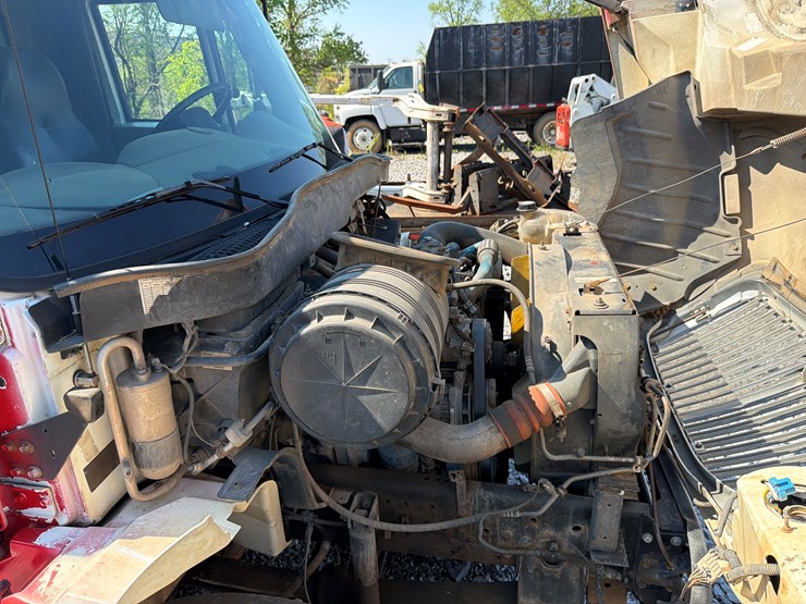 2005-international-durastar-4400-image-35