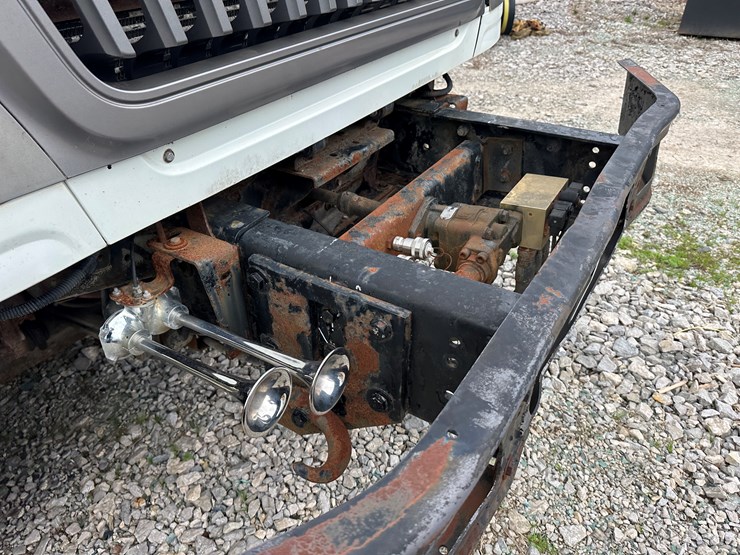 2007-international-7600-image-21