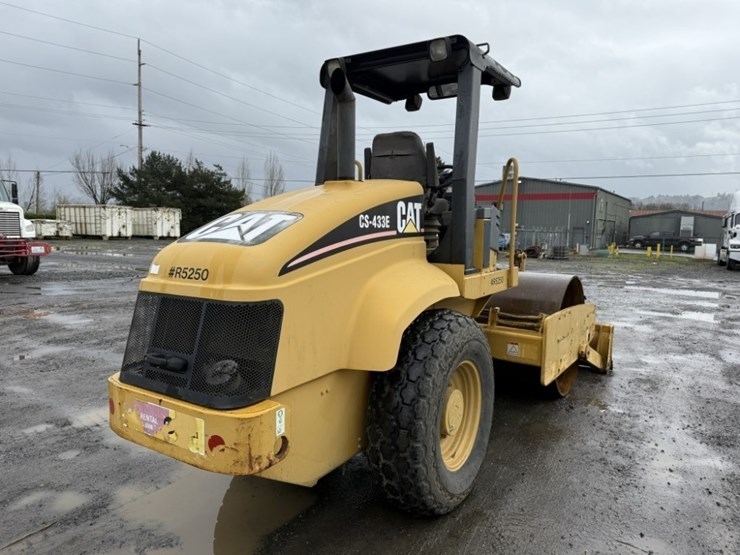 2005-caterpillar-cs-433e-image-4