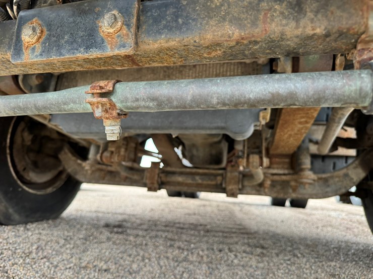 2005-gmc-t7500-image-47