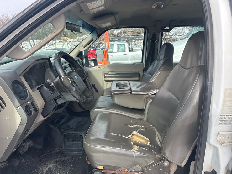 2010-ford-f350-image-34