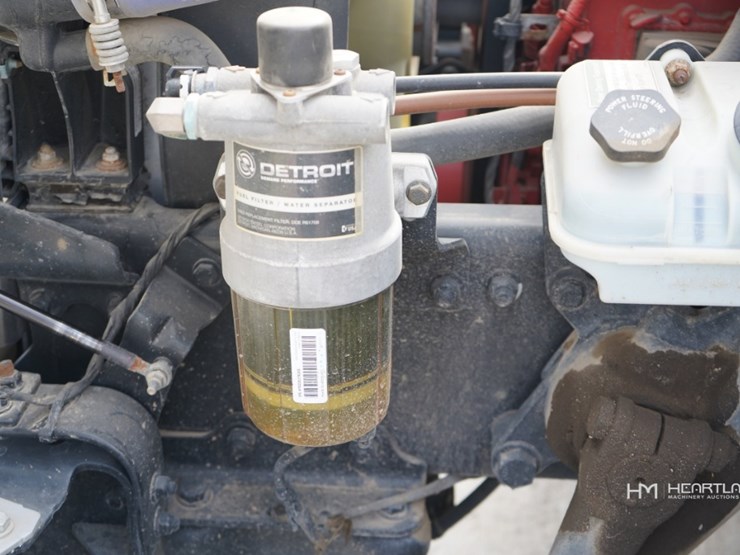 2023-freightliner-m2-106-image-19