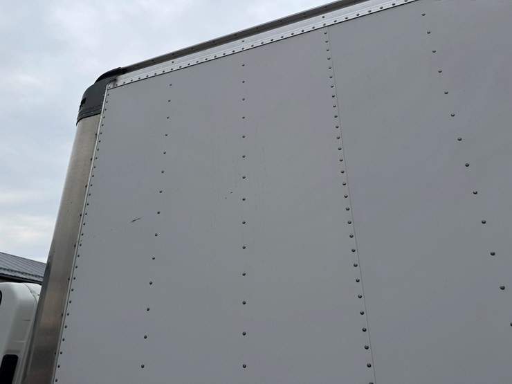 2019-isuzu-nrr-image-28