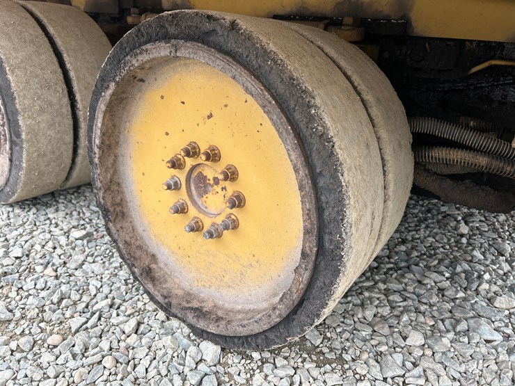 caterpillar-ap-600d-image-62