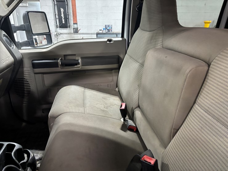 2009-ford-f350-image-37