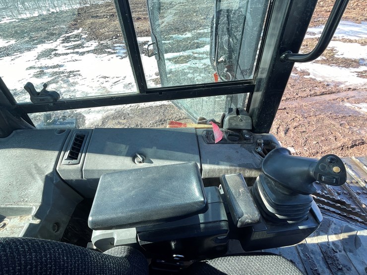 2011-caterpillar-d6k-image-30