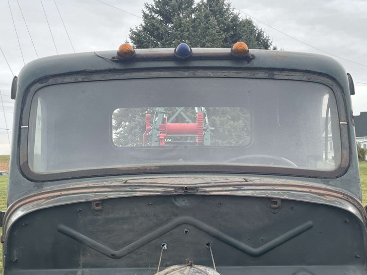 1935-ford-wrecker-image-10