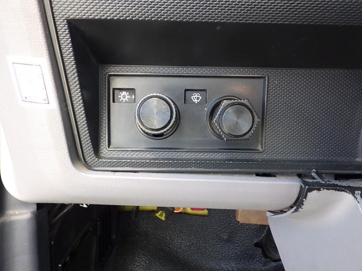 1998-ford-f700-image-26