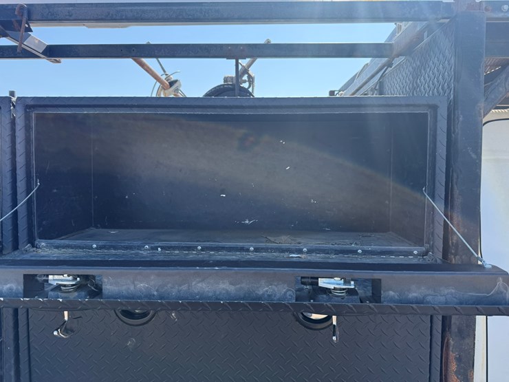 #2047-•-2012-ram-5500-heavy-duty-4x4-service-truck-image-26