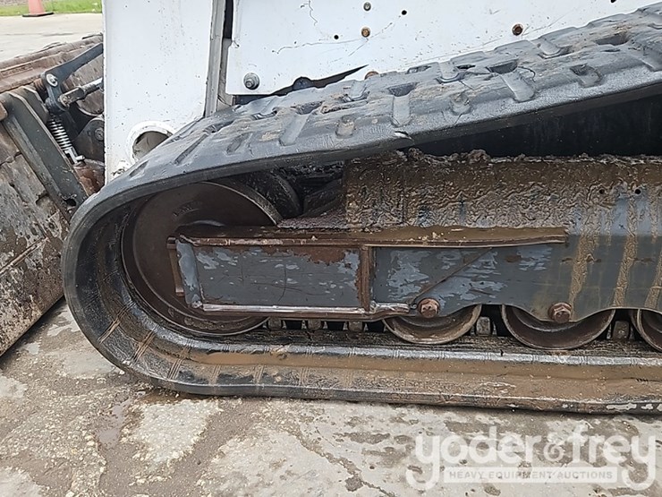 2019-bobcat-t740-image-18