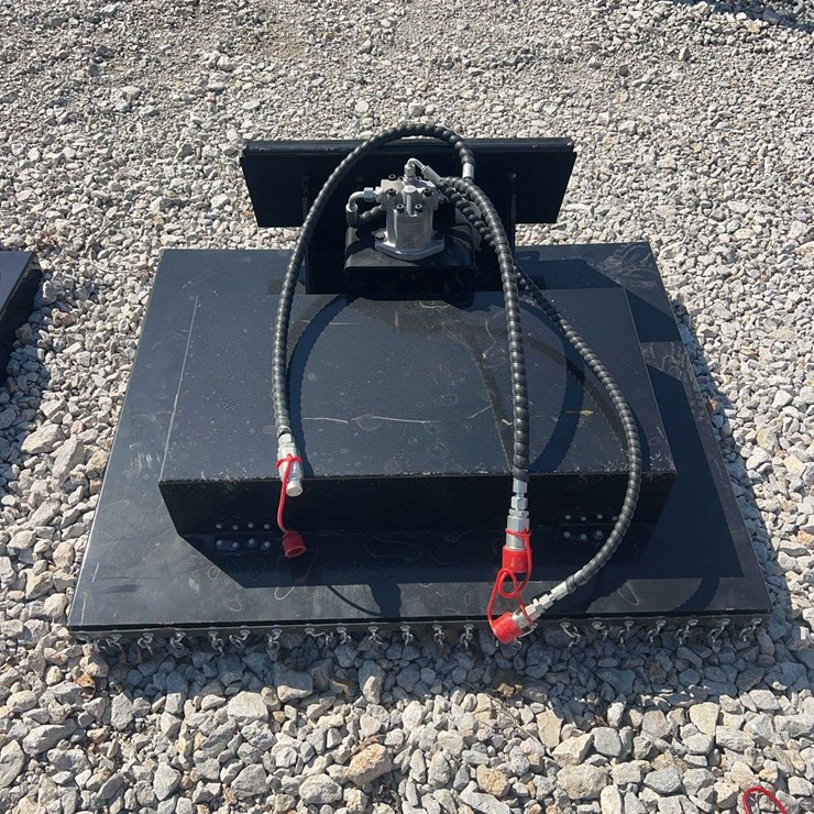 SDLANCH Mini Skid Steer Brush Cutter