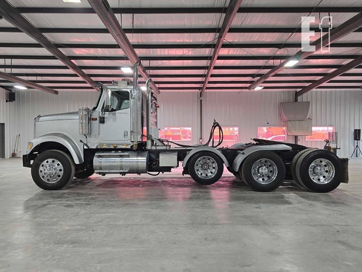 2004-international-paystar-5900-image-5