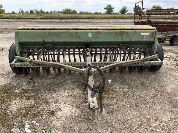 john-deere-8300-image-2