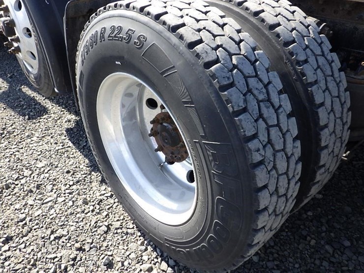 2018-freightliner-cascadia-125-image-34