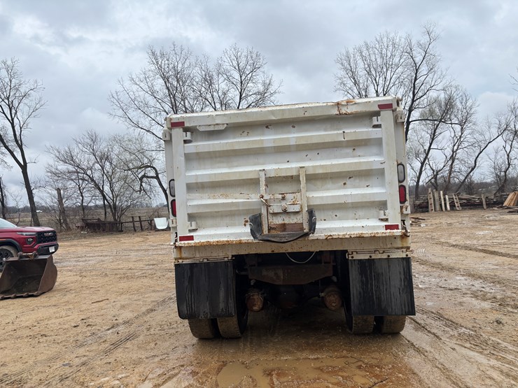 1997-ford-lt8000-image-3