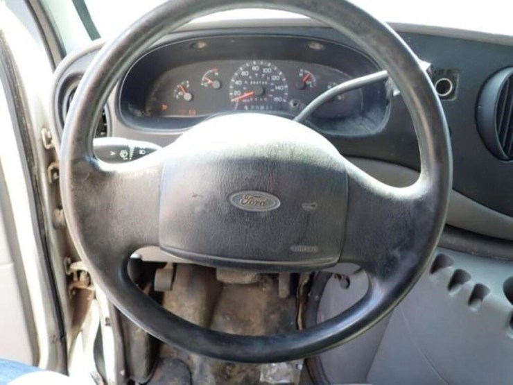 2001-ford-e350-image-12