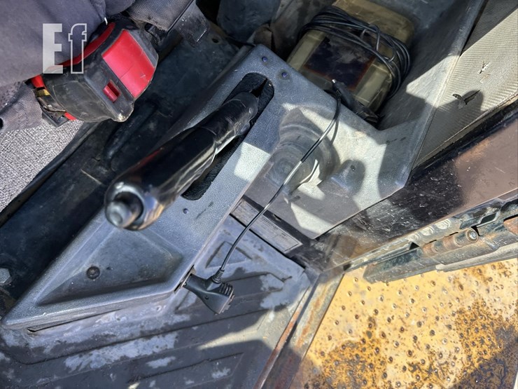 2000-caterpillar-938g-image-48