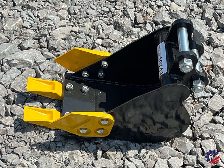 unused-2026-ce-8"-toothed-bucket-image-2