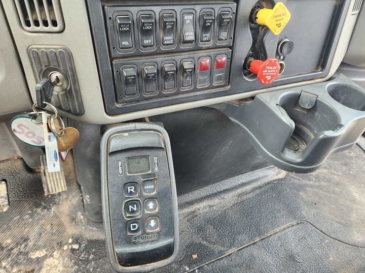 2008-international-workstar-7400-image-80