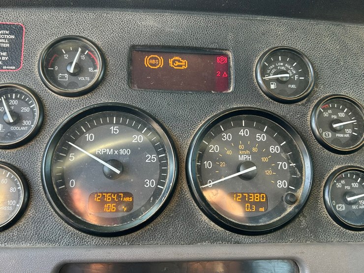 peterbilt-365-image-101