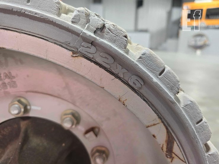 2015-jlg-e400ajpn-image-25