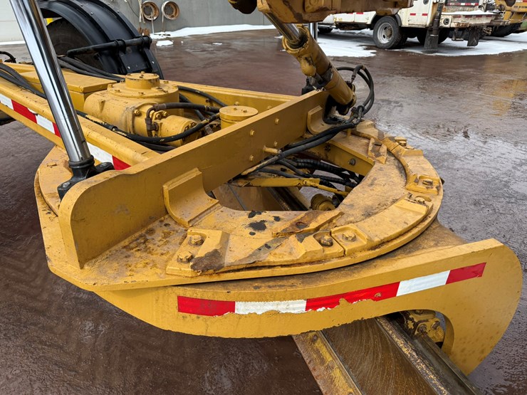 caterpillar-160m-image-29