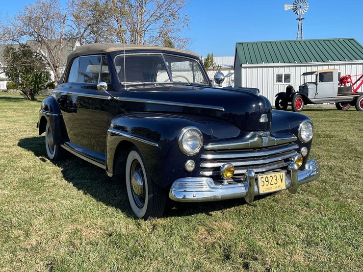 1948-ford-super-deluxe-convertible-image-8