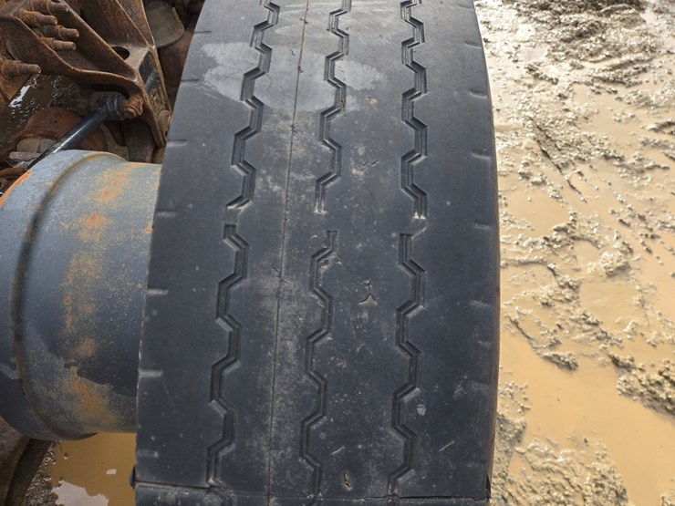 2014-massey-ferguson-8-image-68