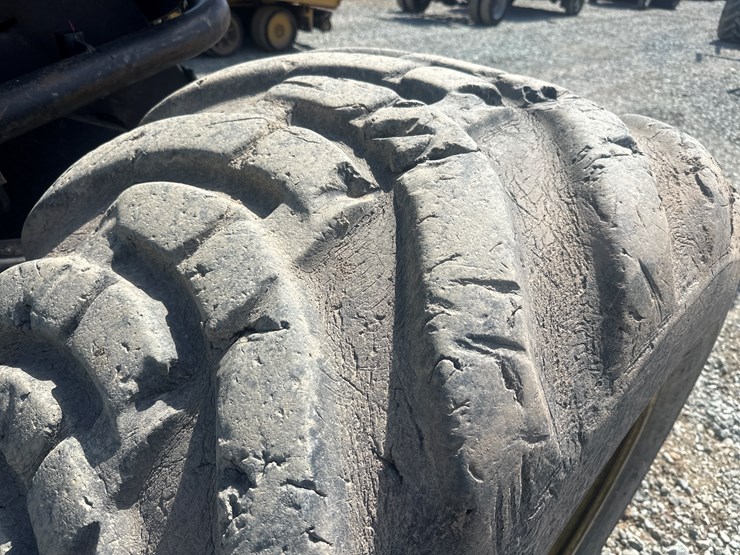 2011-deere-1270e-image-84