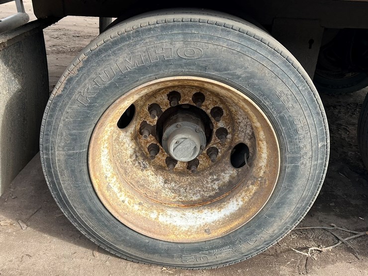 2000-wilkens-walking-floor-image-53