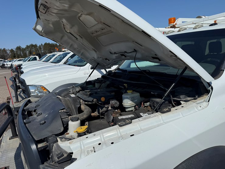 #1061-•-2016-ram-5500-heavy-duty-service-truck-image-25