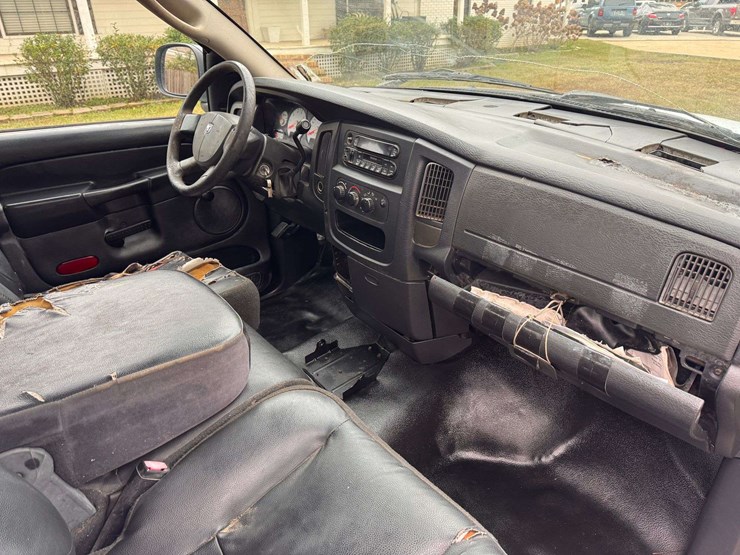 2004-dodge-ram-2500-image-13