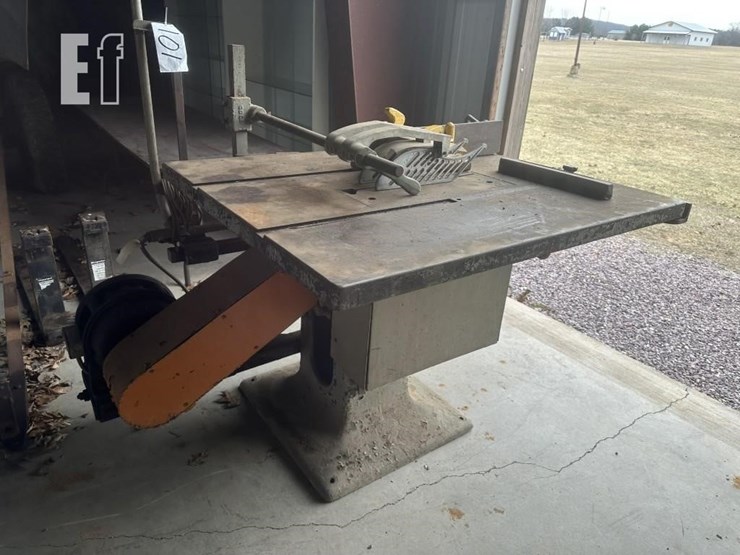 vintage-table-saw-image-1