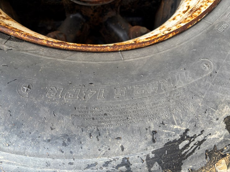 1997-ford-lt8000-image-94