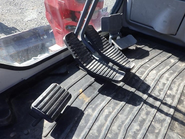 takeuchi-tb260-image-39