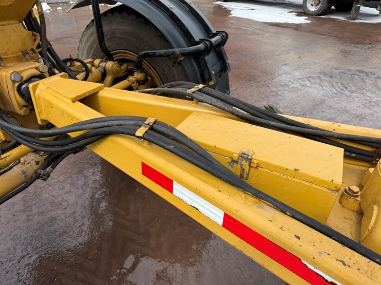 caterpillar-160m-image-17