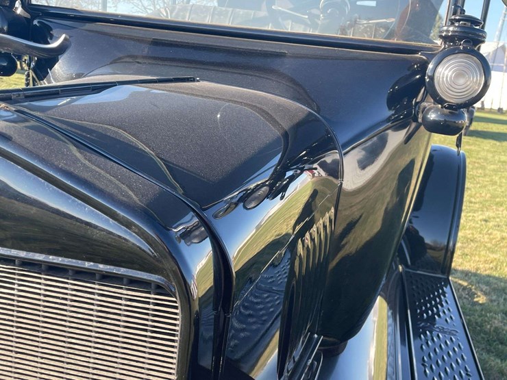 1917-model-t-touring-image-18