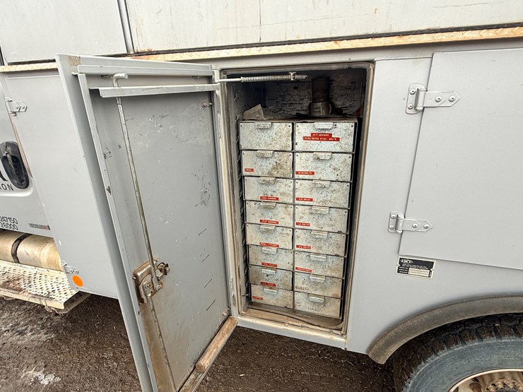 2004-caterpillar-c7-image-34